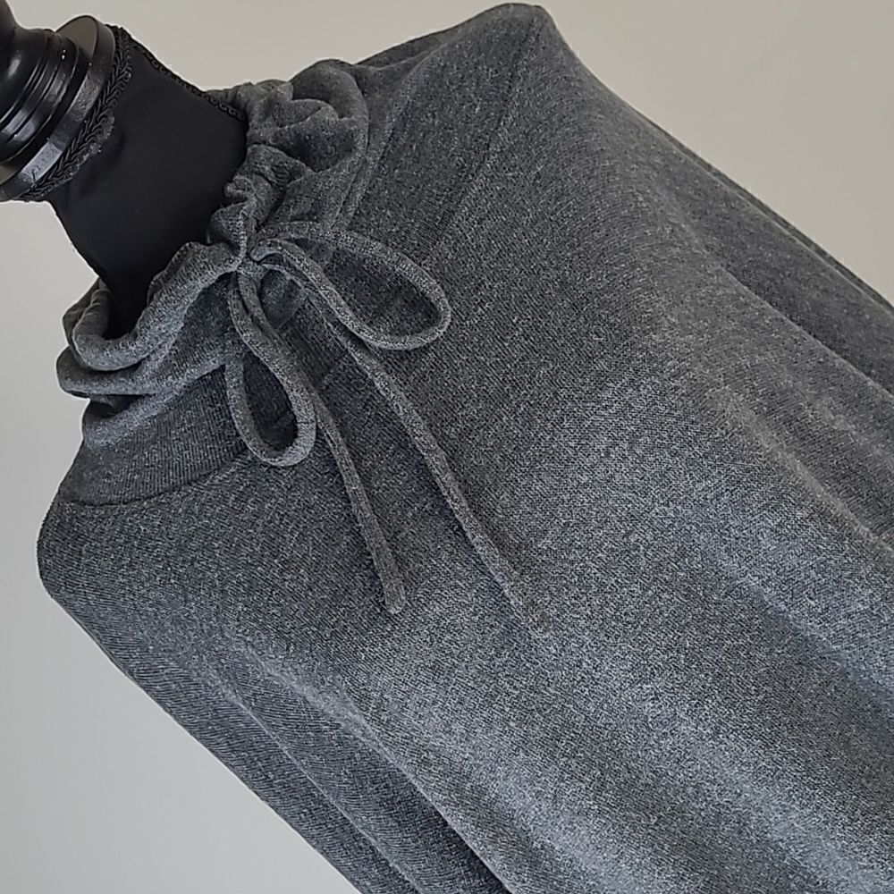 Mododoc sz M gray pullover sweater - Picture 2 of 10
